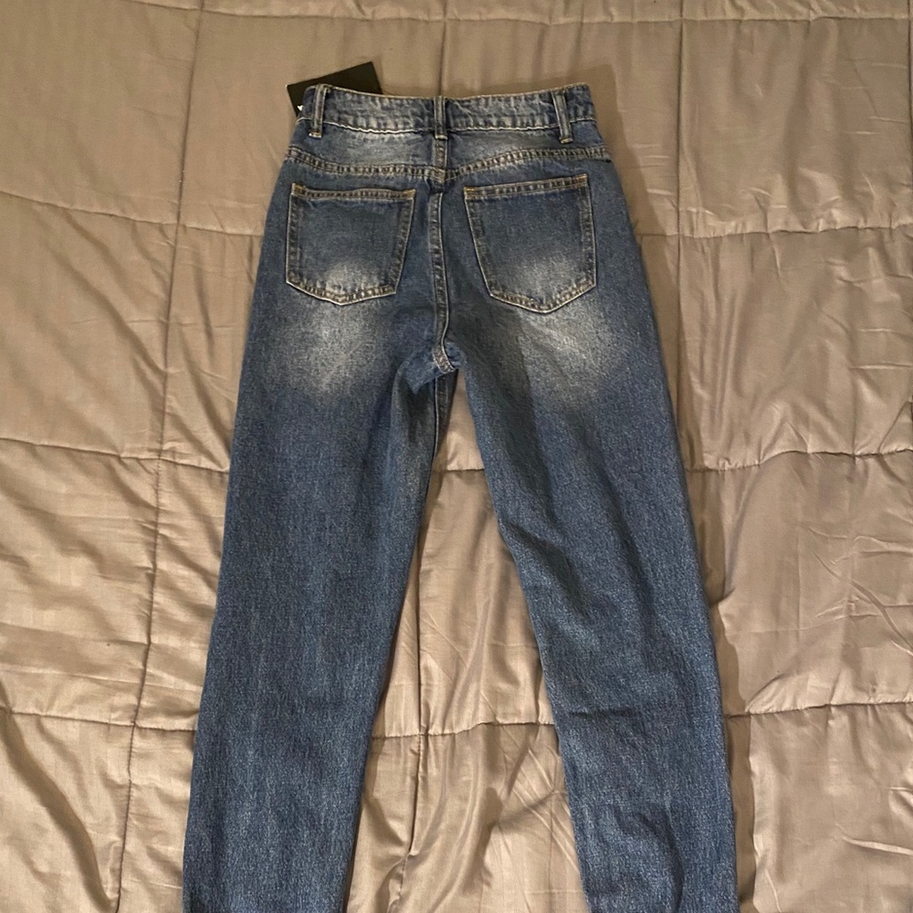 Fashion Nova Boyfriend Jeans - Picture 3 of 4